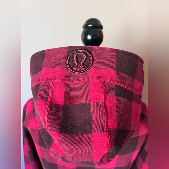 SOLD 🍁 RARE Lululemon Scuba Hoodie Camp Check 🍁 - Picture 4 of 9
